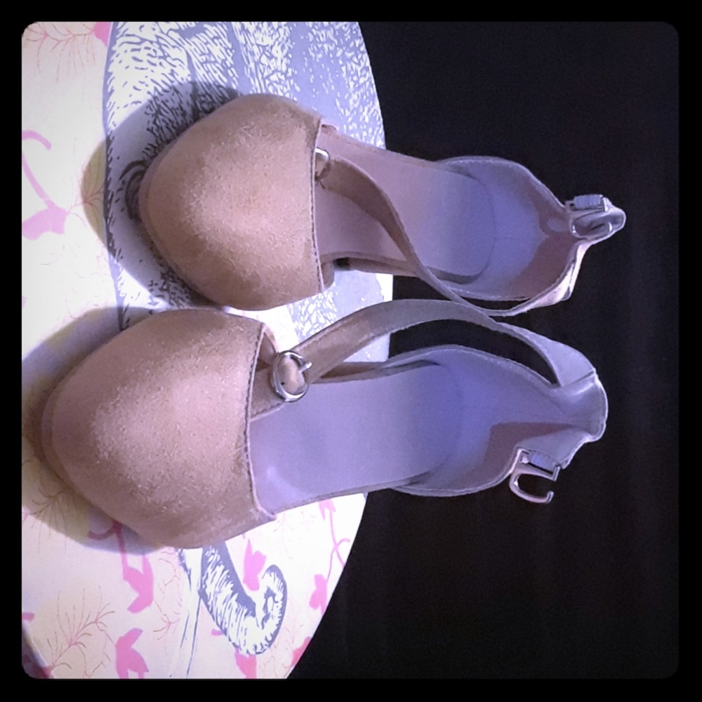 NEW. Camel colored faux suede block heeled sandal.